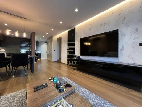 Prodaja, četvorosoban stan, 122m², Bulevar Oslobodjenja, Novi Sad Sve Podlokacije - image 2