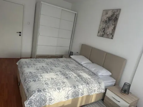 Izdavanje, dvosoban stan, 65m², Centar, Tivat - image 3