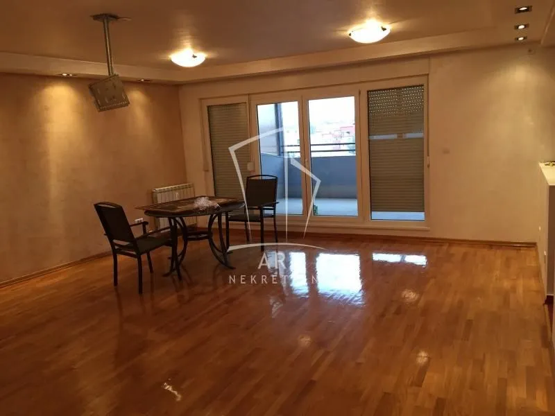 Sale, three bedroom apartment, 165m², Đeram Pijaca, Beograd