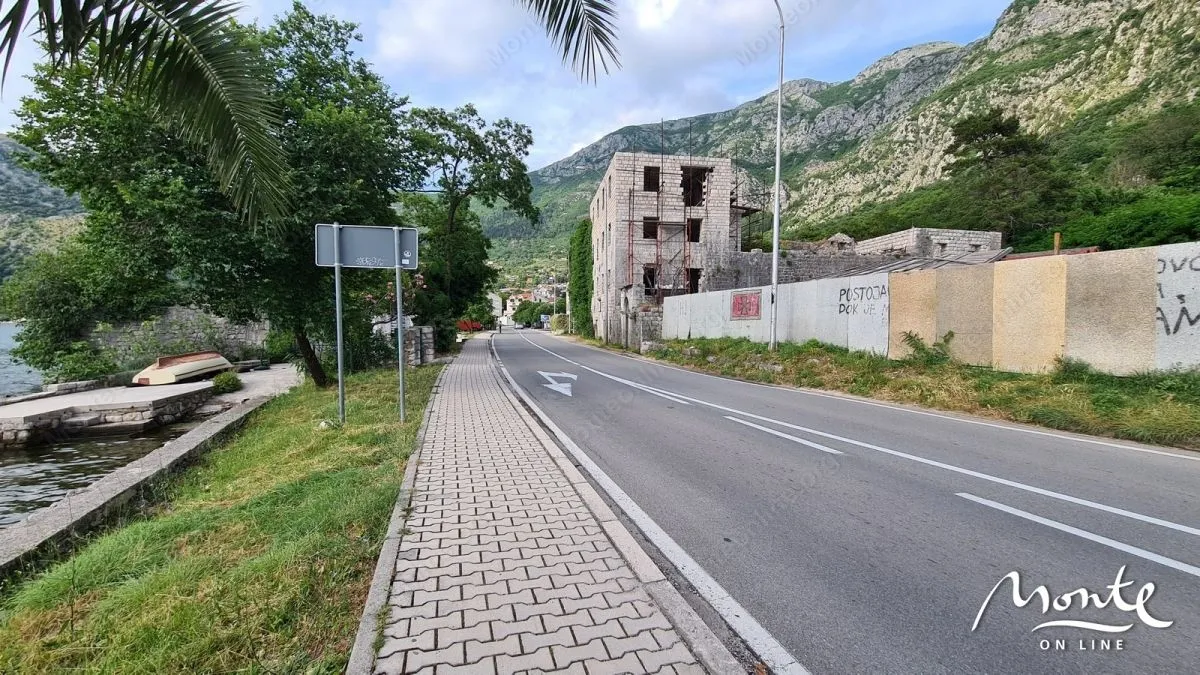 Prodaja, plac, 1800m², Risan, Kotor