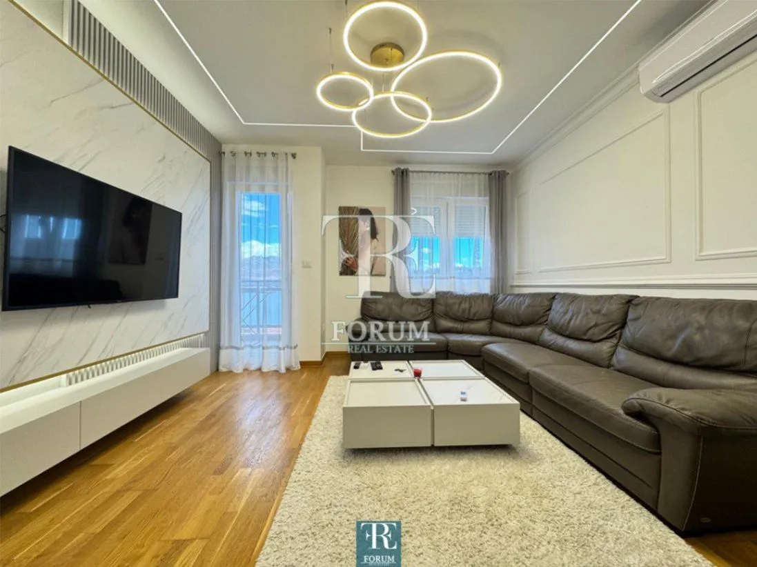 Izdavanje, dvosoban stan, 65m², City Kej, Podgorica