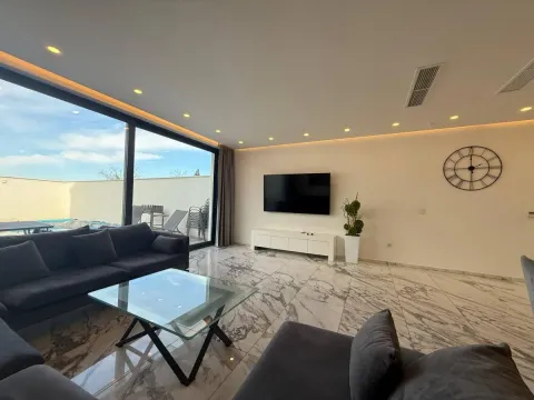 Rent, house, 180m², Sremska Kamenica, Petrovaradin - image 4