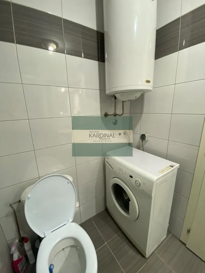 Izdavanje, garsonjera, 30m², Kajsijar, Jagodina