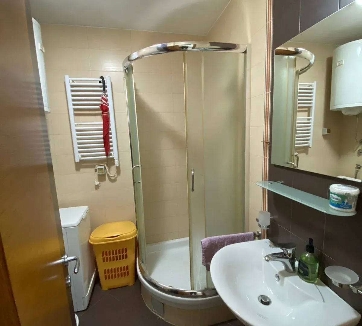 Izdavanje, dvosoban stan, 55m², Stari Aerodrom, Podgorica