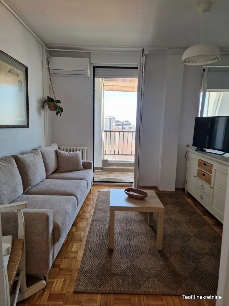 Izdavanje, garsonjera, 33m², Stari Grad, Beograd