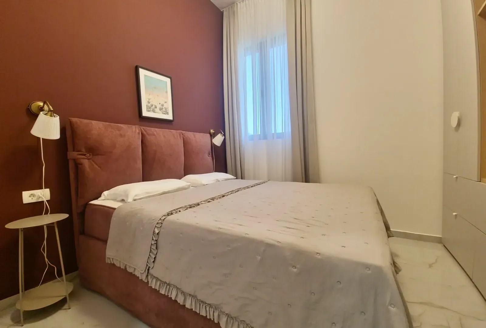 Izdavanje, dvosoban stan, 68m², Lastva Grbaljska, Kotor