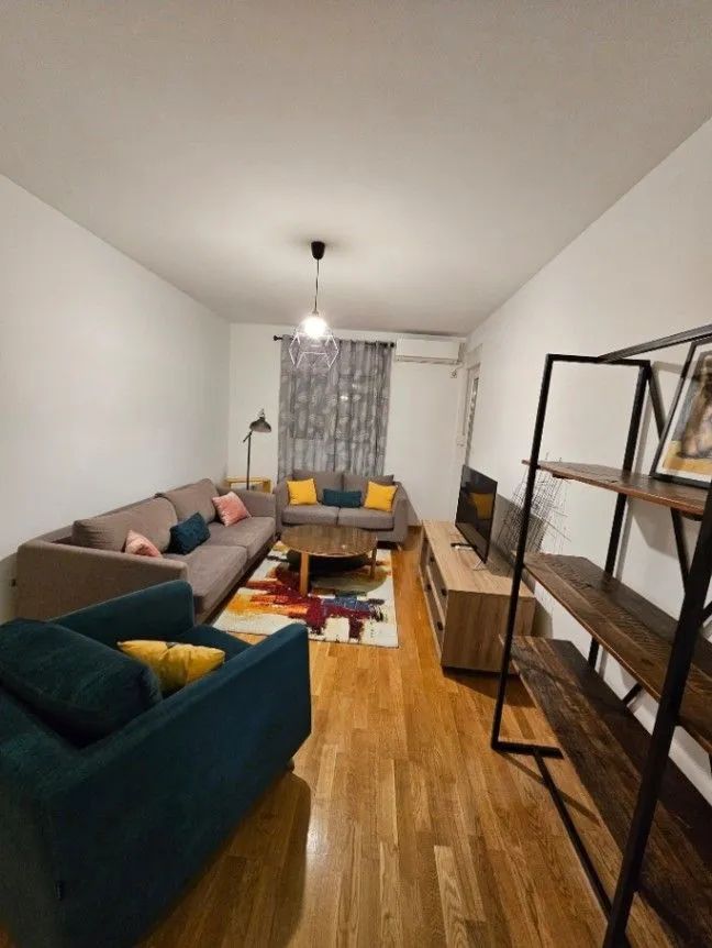 Izdavanje, jednosoban stan, 47m², City Kej, Podgorica