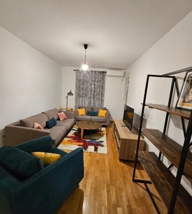 Izdavanje, jednosoban stan, 47m², City Kej, Podgorica