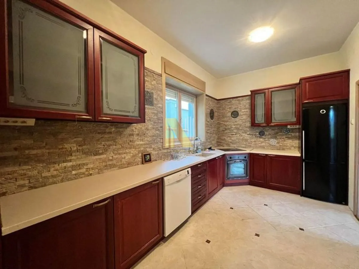 Prodaja, kuća, 450m², Sremska Kamenica, Petrovaradin