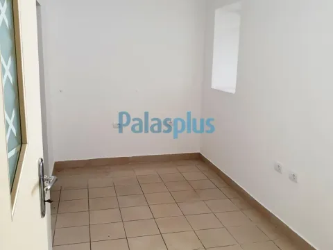 Izdavanje, poslovni prostor, 54m², Zemun Centar, Zemun Sve Podlokacije - image 4