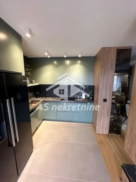 Rent, three bedroom apartment, 85m², Vračar Sve Podlokacije, Beograd