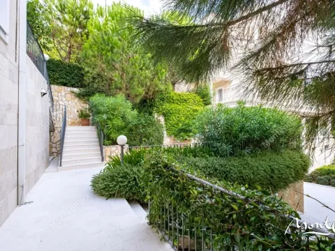 Sale, three bedroom apartment, 125m², Đenovići, Herceg Novi - image 36