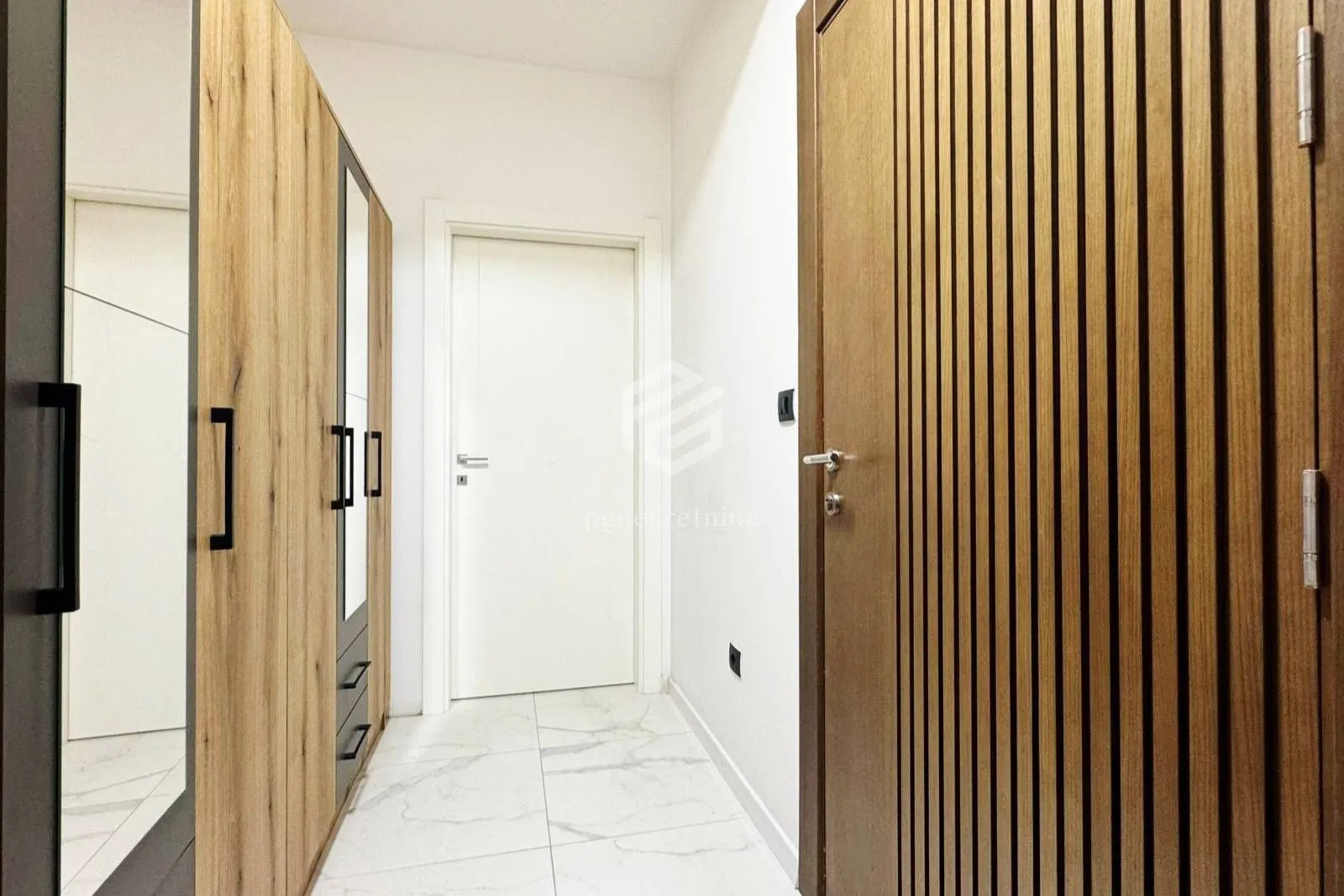 Rent, two bedroom apartment, 100m², Dalmatinska ulica, Podgorica
