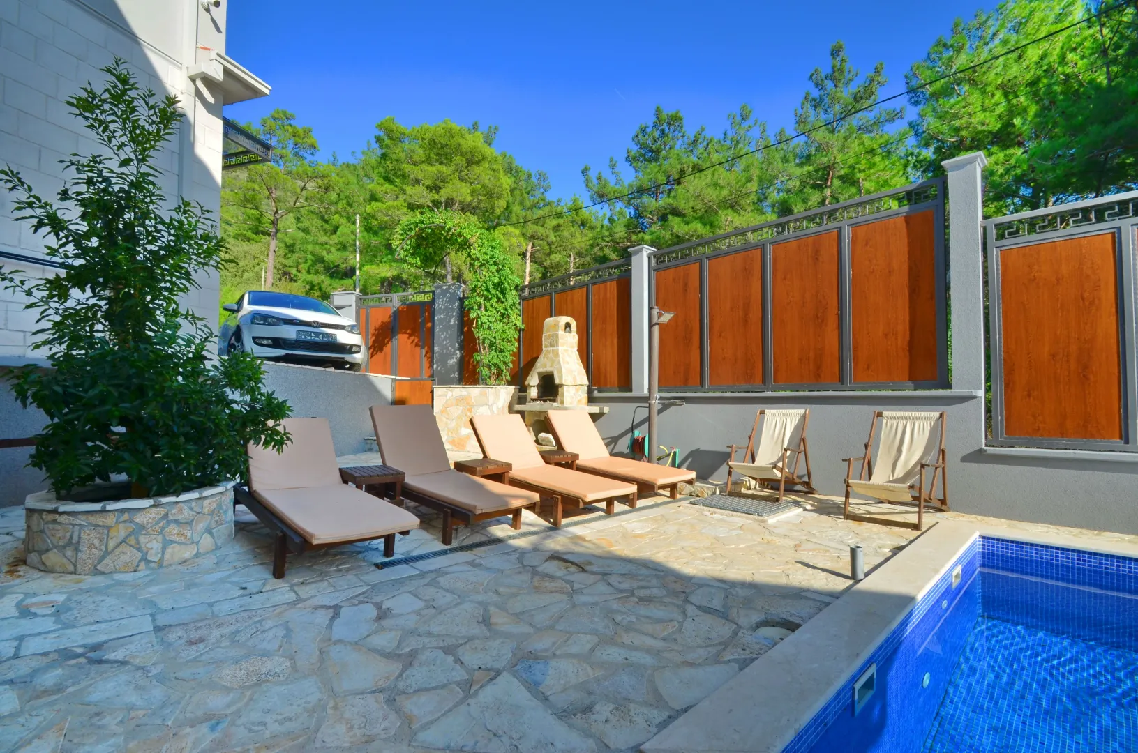 Izdavanje, kuća, 212m², Kavač, Kotor