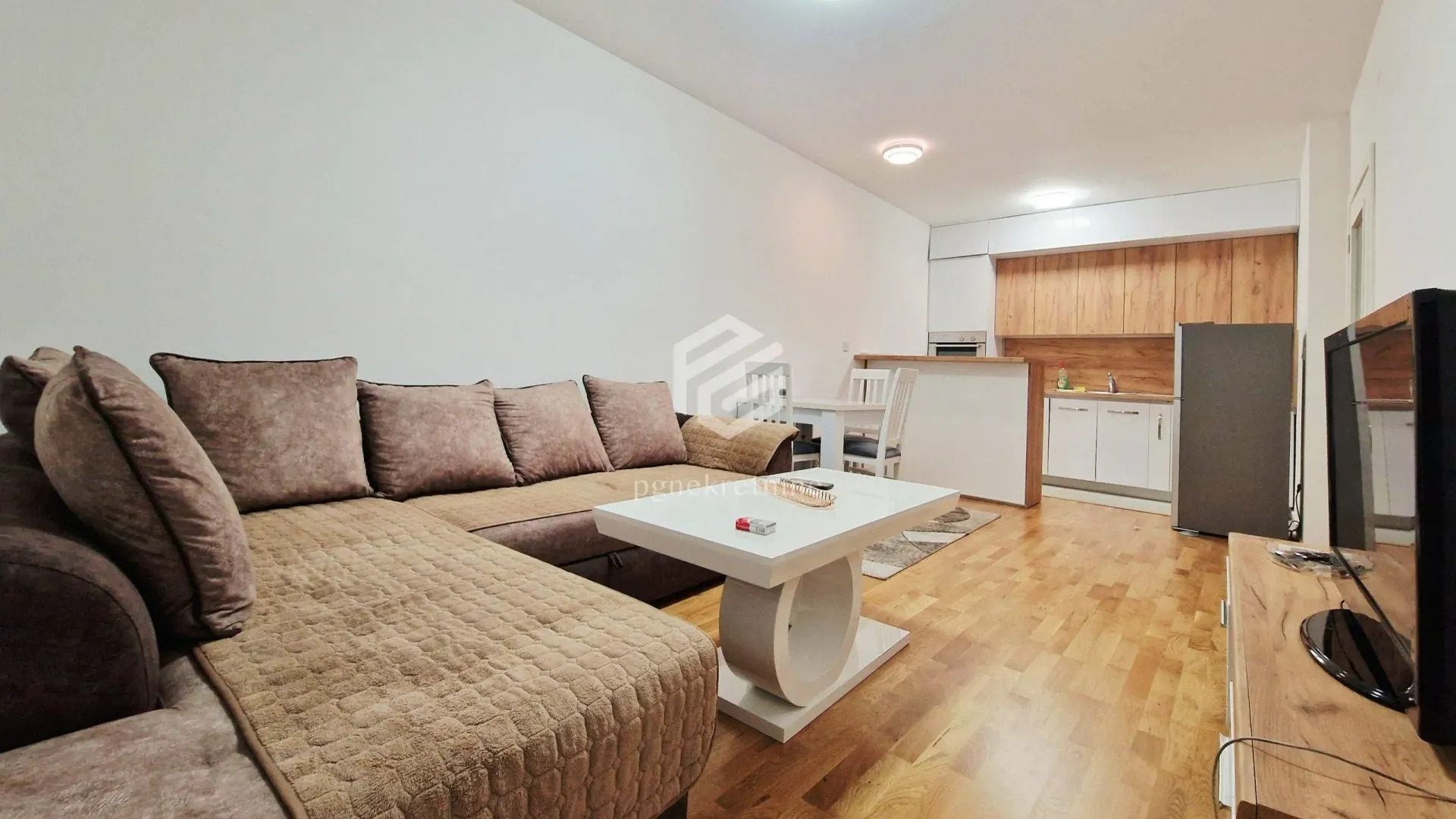 Rent, one bedroom apartment, 43m², Stari Aerodrom, Podgorica