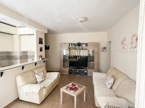 Izdavanje, dvosoban stan, 60m², Centar, Bar - image 3