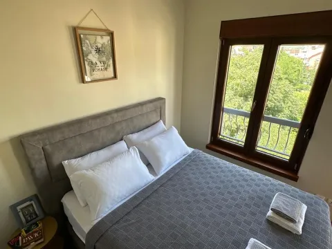 Izdavanje, dvosoban stan, 70m², Momišići, Podgorica - image 2