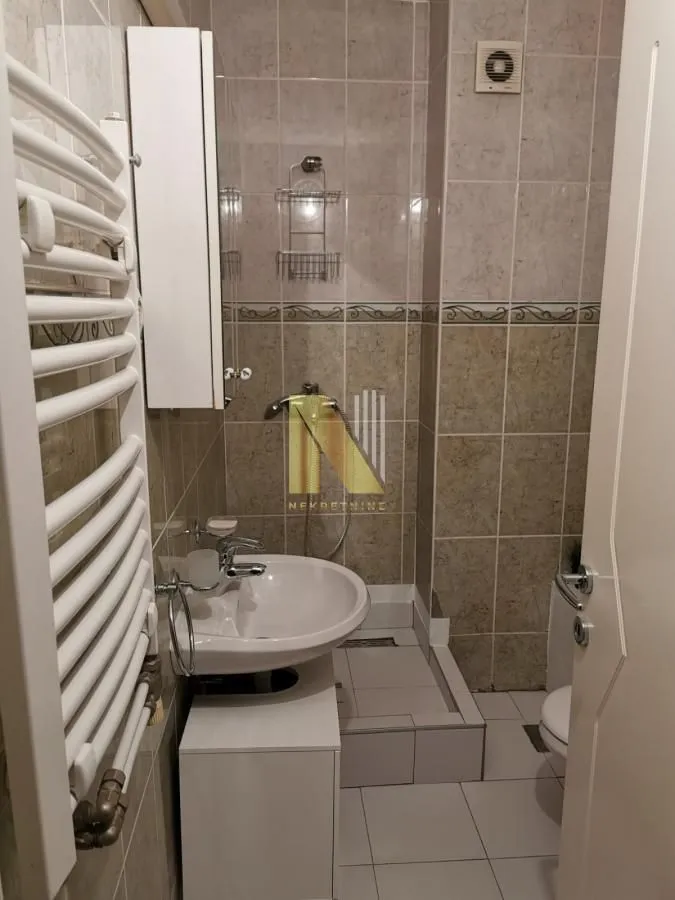 Prodaja, garsonjera, 23m², Bulevar Oslobodjenja, Novi Sad Sve Podlokacije