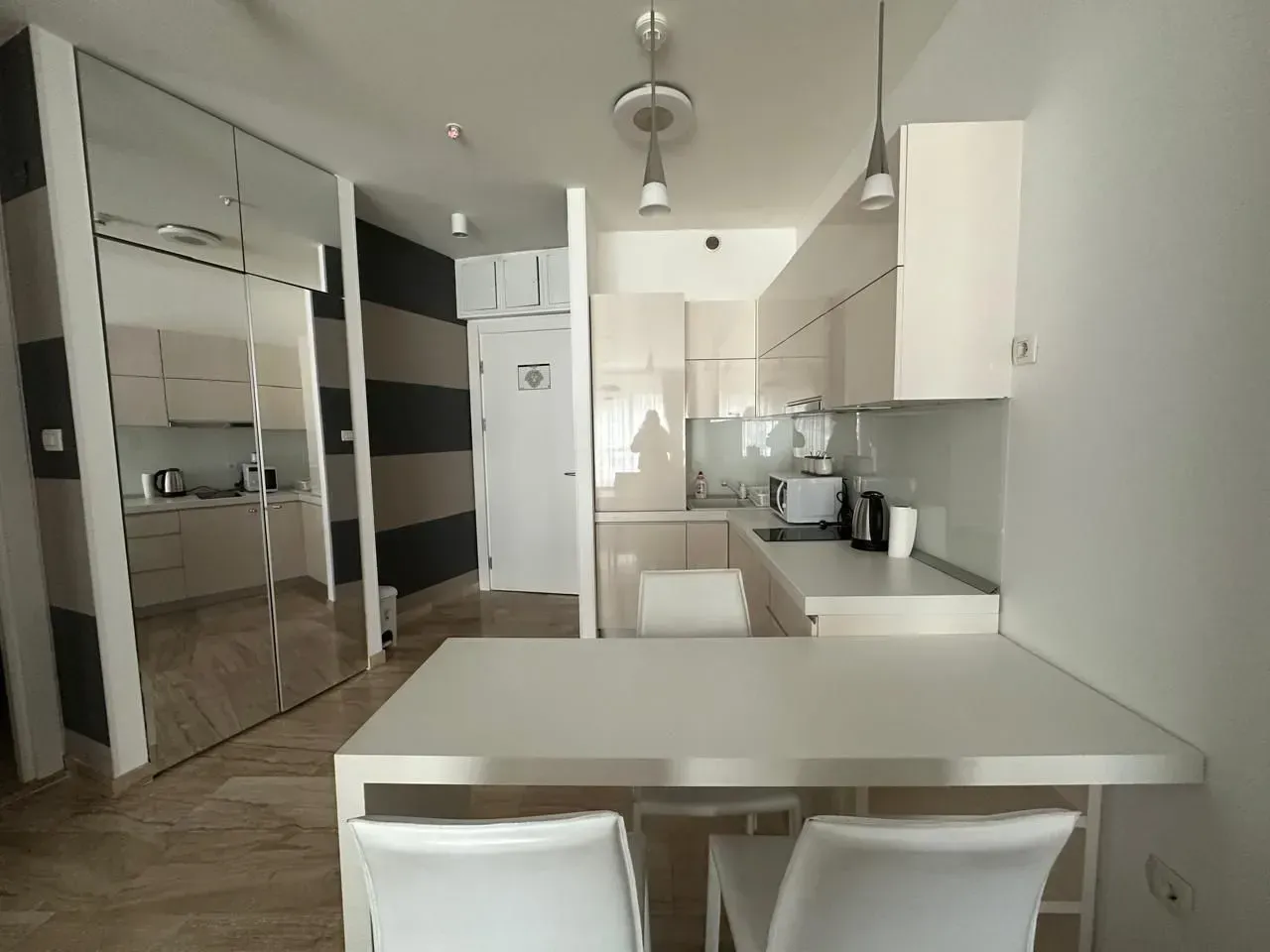 Rent, one bedroom apartment, 65m², Tre Canne, Budva