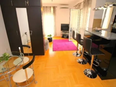 Rent, three bedroom apartment, 80m², Rozino, Budva - image 13