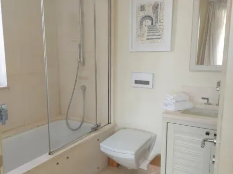 Sale, two bedroom apartment, 150m², Porto Montenegro, Tivat - image 19