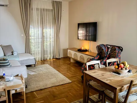 Izdavanje, dvosoban stan, 73m², Preko Morače, Podgorica - image 2