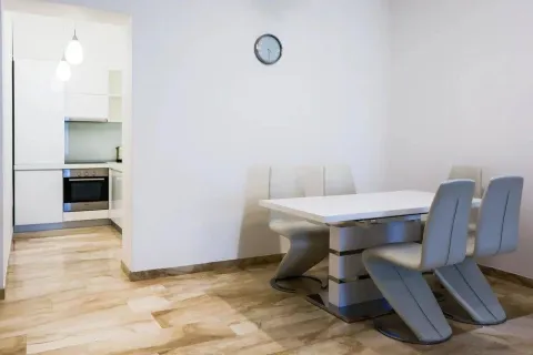 Rent, one bedroom apartment, 77m², Tre Canne, Budva - image 5