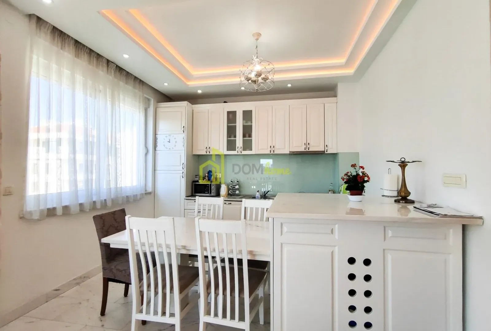 Izdavanje, dvosoban stan, 89m², Centar, Podgorica