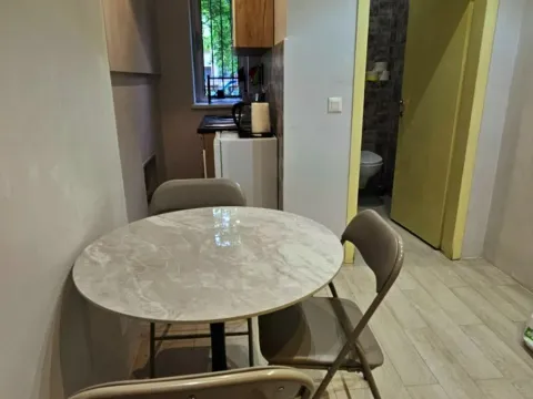 Izdavanje, poslovni prostor, 80m², Centar, Podgorica - image 8