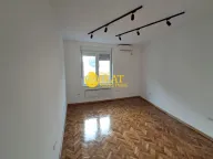 Izdavanje, poslovni prostor, 30m², Savski Trg, Beograd - image 3