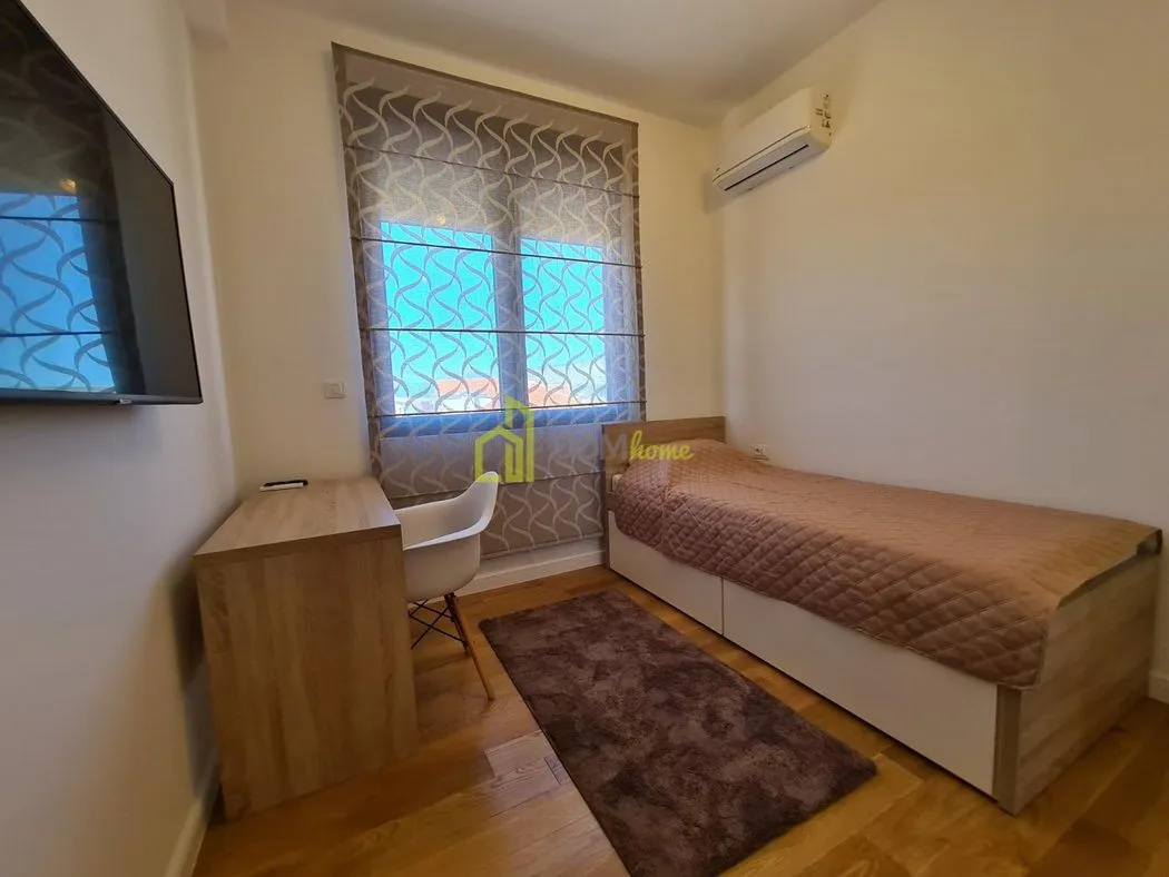 Rent, three bedroom apartment, 95m², City Kvart, Podgorica