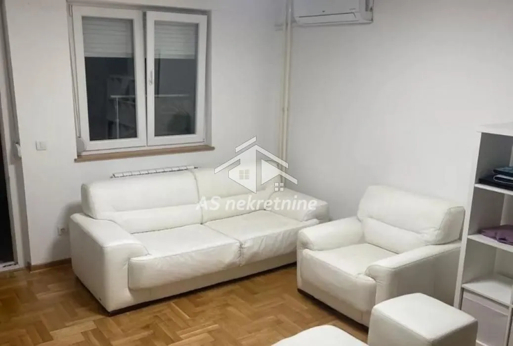 Izdavanje, stan, 100m², Savski Venac, Beograd