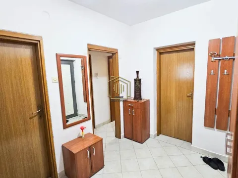 Izdavanje, dvosoban stan, 71m², Stari Aerodrom, Podgorica - image 2