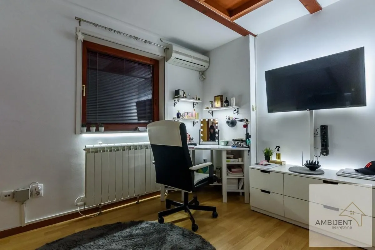 Prodaja, četvorosoban stan, 104m², Stari Grad, Beograd