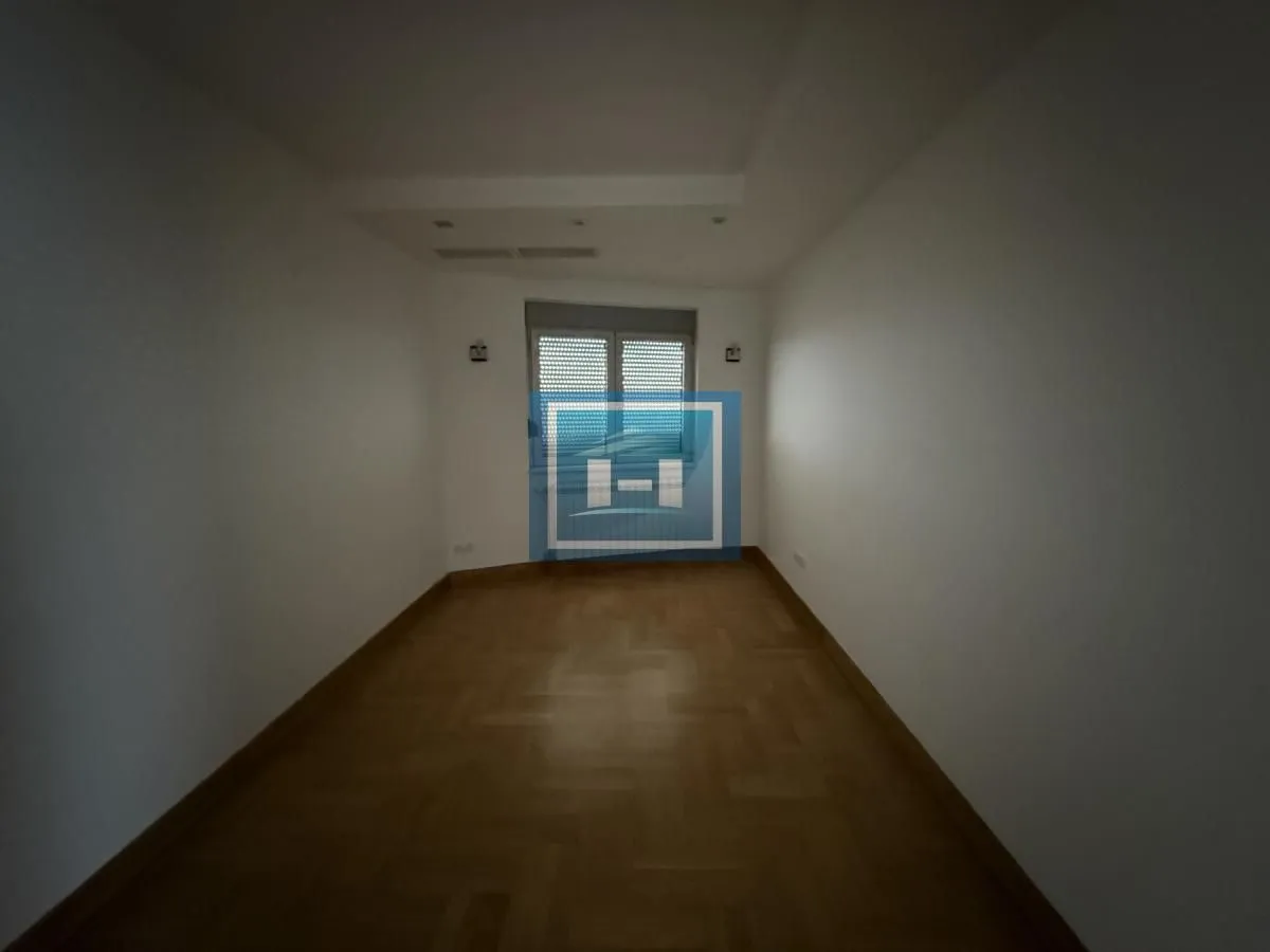Prodaja, dvosoban stan, 95m², Vašarište, Jagodina