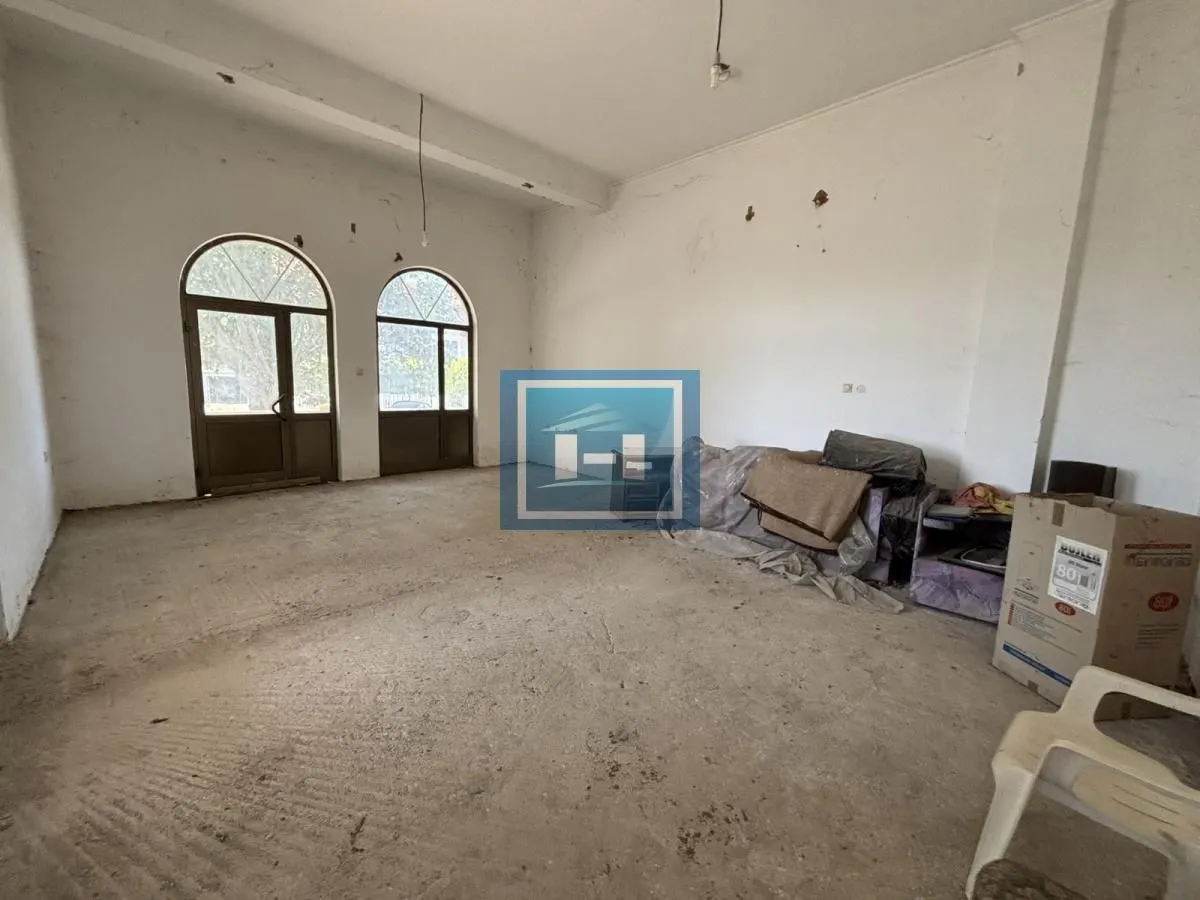 Rent, office space, 1060m², Svojnovo, Paraćin