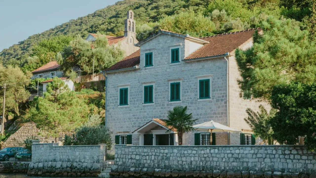 Izdavanje, kuća, 350m², Kostanjica, Kotor