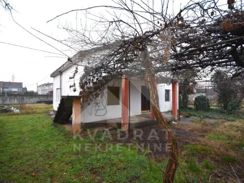 Prodaja, kuća, 1000m², Gornja Gorica, Podgorica - image 6