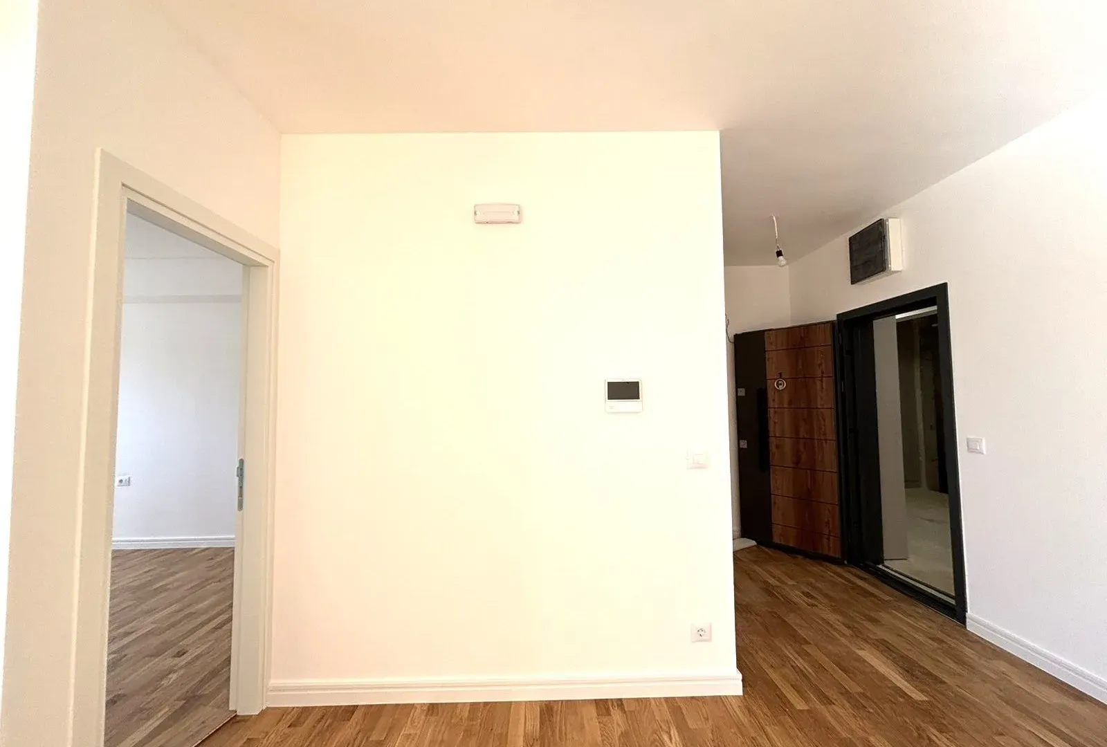 Sale, one bedroom apartment, 63m², Sutomore, Bar