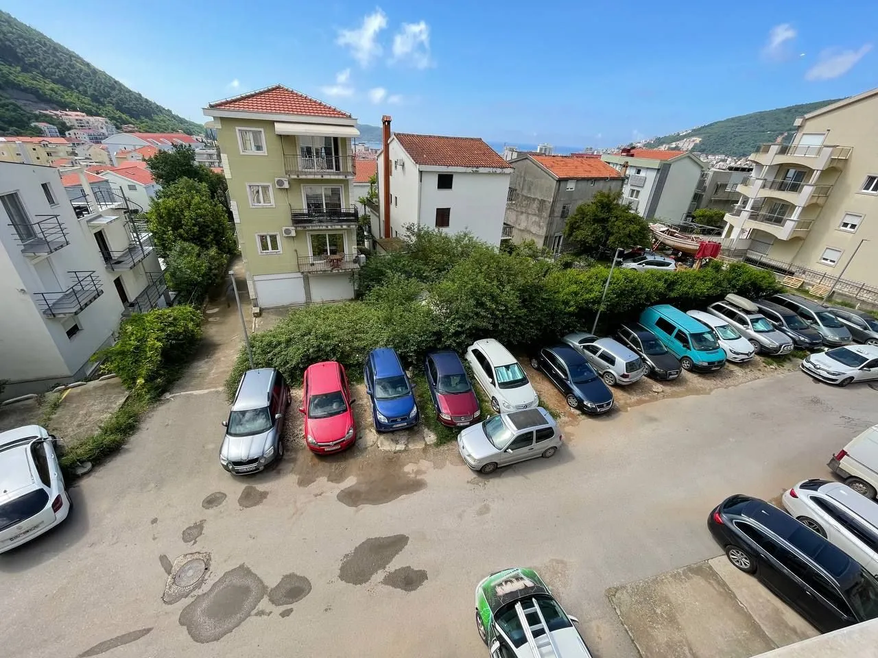 Prodaja, dvosoban stan, 85m², Lazi, Budva