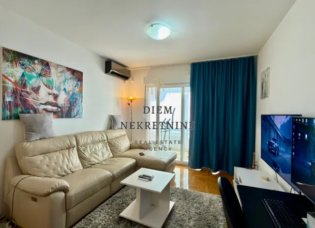 Sale, two bedroom apartment, 76m², Centar, Bar