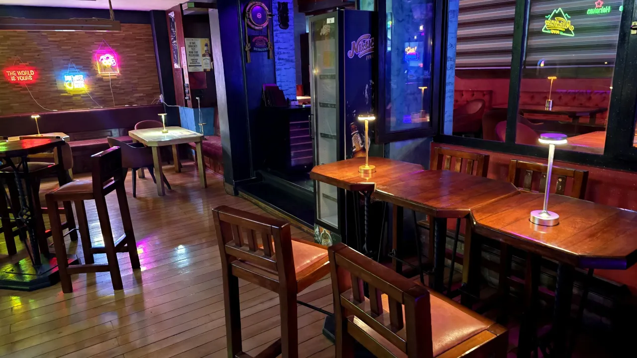 Izdavanje, poslovni prostor, 67m², Centar, Tivat