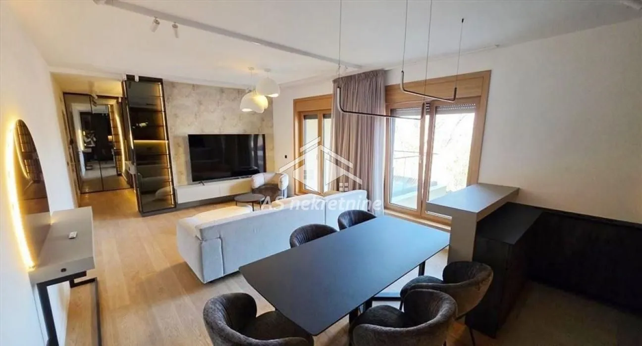 Izdavanje, trosoban stan, 95m², Savski Venac, Beograd