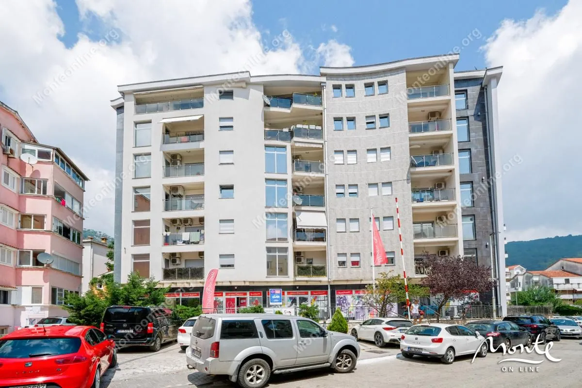 Sale, four bedroom apartment, 150m², Rozino, Budva