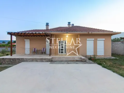 Izdavanje, kuća, 170m², Jastreb, Danilovgrad - image 2