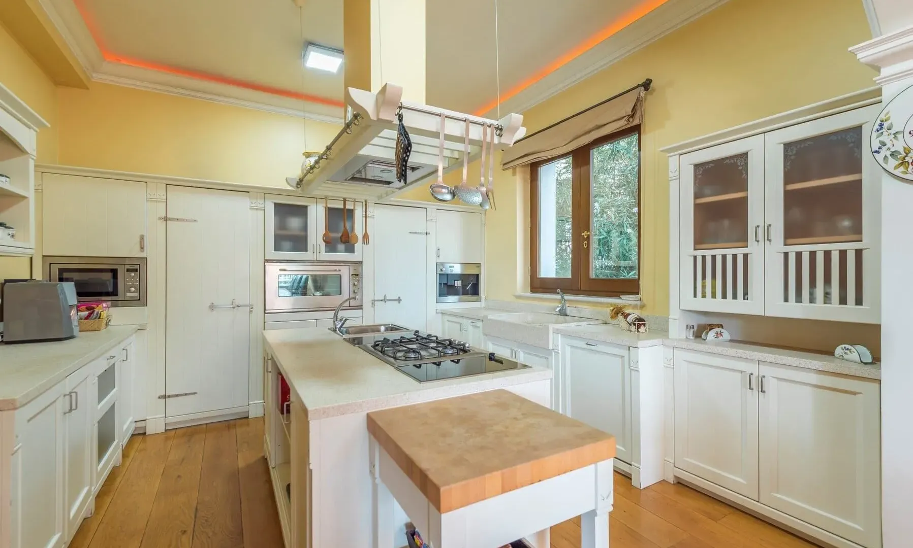 Sale, house, 1264m², Gospoština, Budva