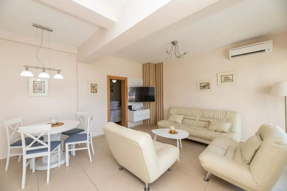 Prodaja, kuća, 300m², Sveti Stasije, Kotor