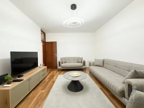 Izdavanje, trosoban stan, 95m², Tuški Put, Podgorica - image 2