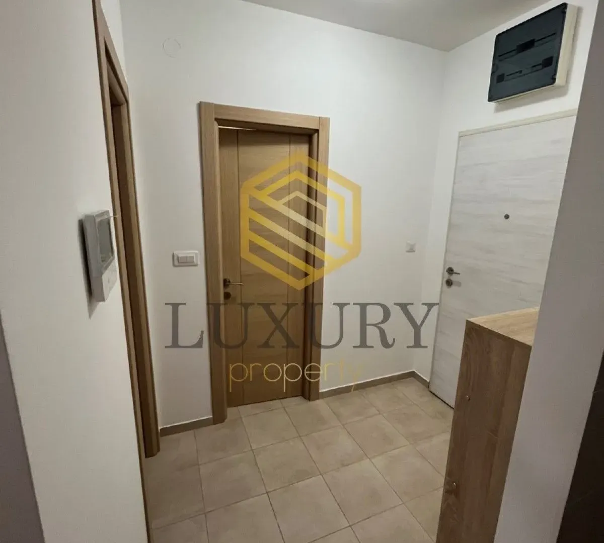 Izdavanje, jednosoban stan, 42m², Zagorič, Podgorica