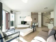 Prodaja, dvosoban stan, 84m², Morinj, Kotor - image 1